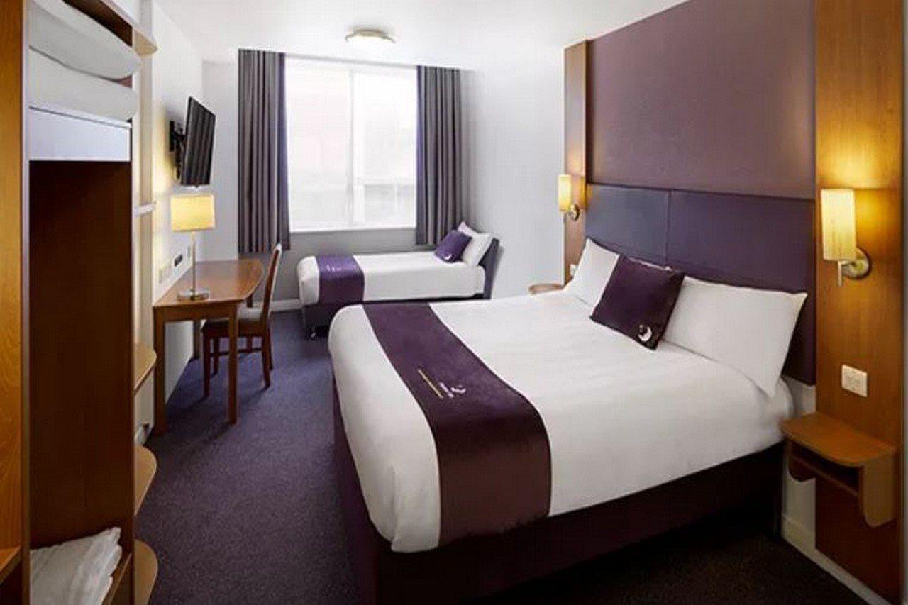 Premier inn airport. Best Western отель в Лондоне.